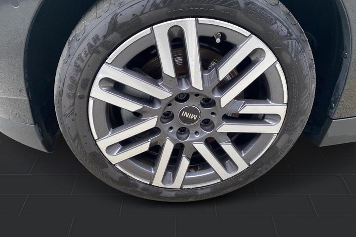 Sort Mini Cooper SE fra 2024