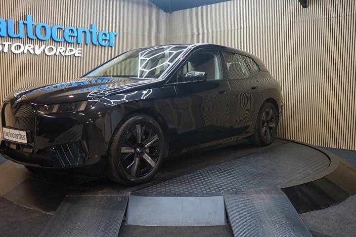 Sort BMW iX fra 2026