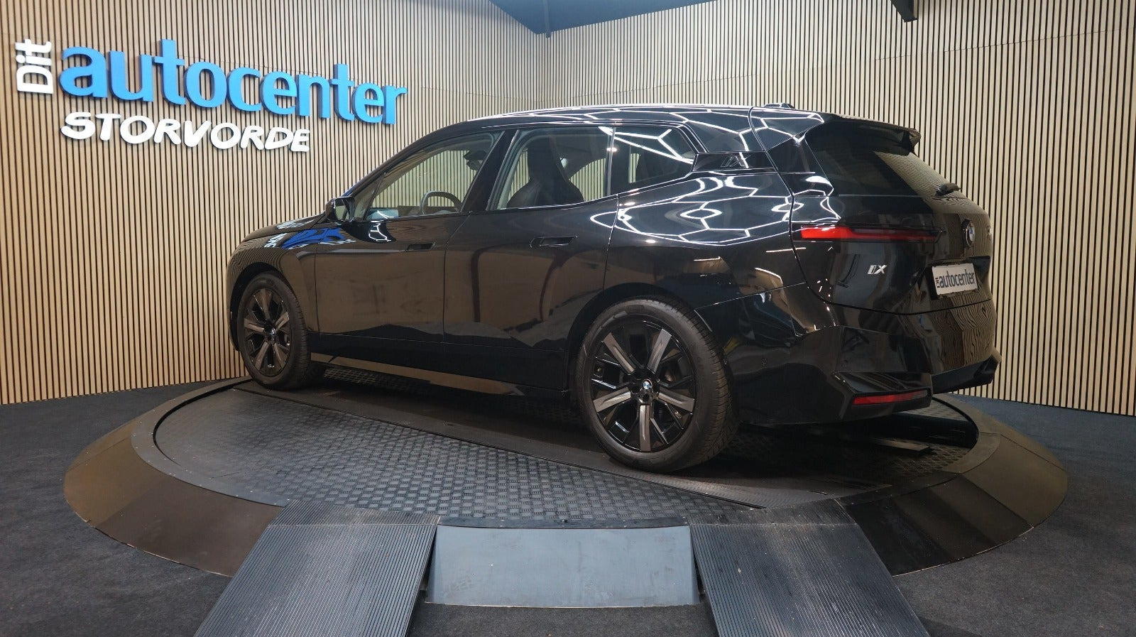 Sort BMW iX fra 2026