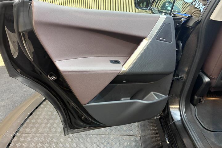 Sort BMW iX fra 2026