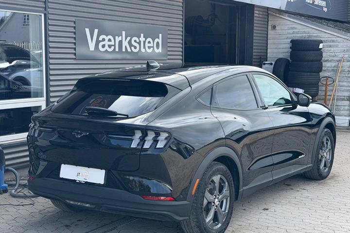 Sort Ford Mustang Mach-E fra 2023