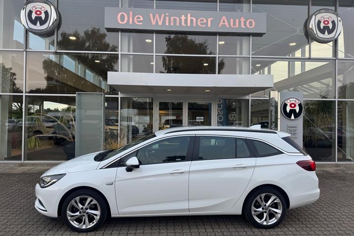 Hvid Opel Astra fra 2017