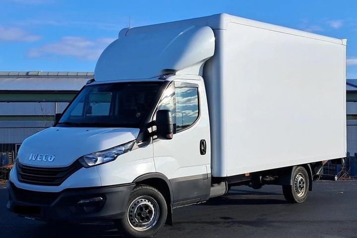 Hvid Iveco Daily fra 2023