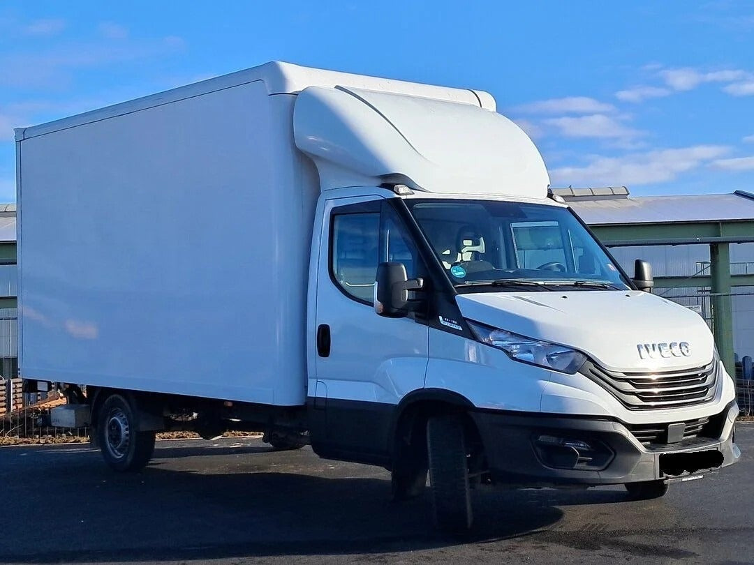 Hvid Iveco Daily fra 2023