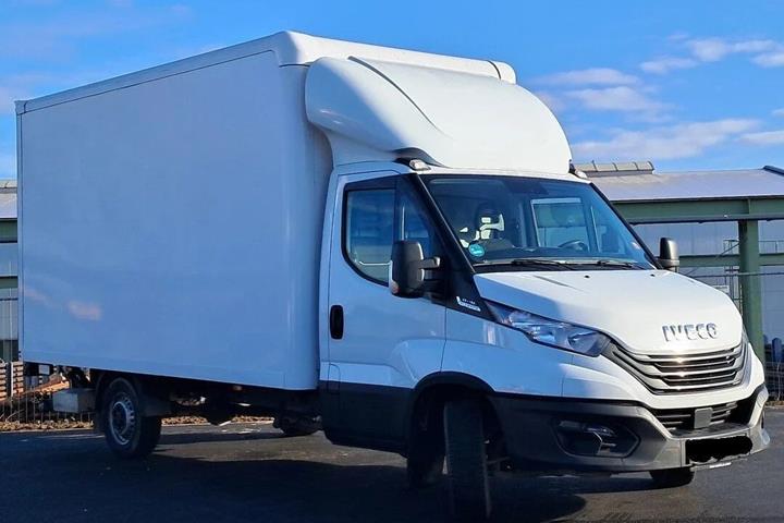 Hvid Iveco Daily fra 2023