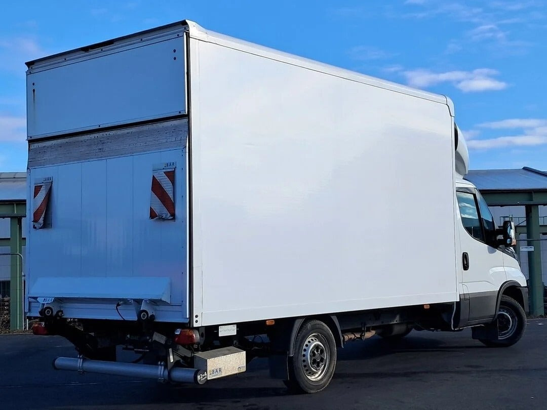 Hvid Iveco Daily fra 2023
