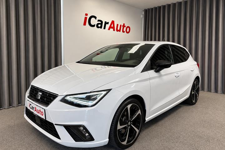 Hvid Seat Ibiza fra 2022 set udefra