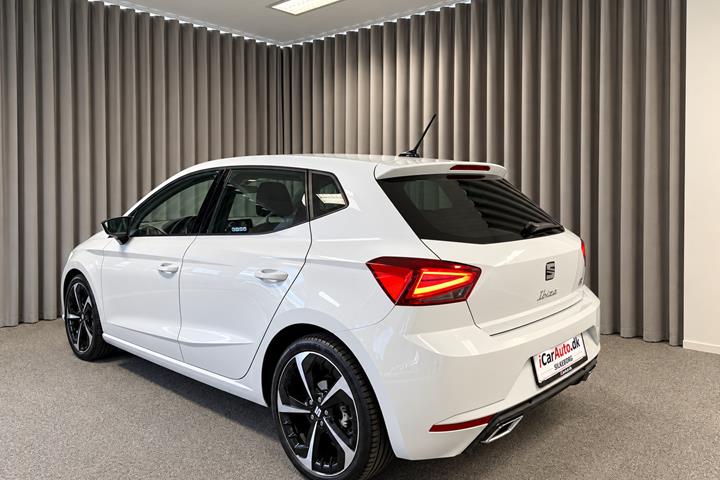 Hvid Seat Ibiza fra 2022