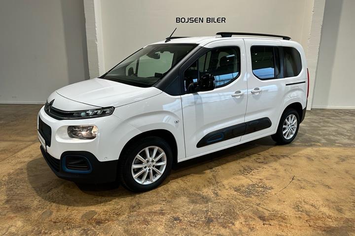 Hvid Citroën ë-Berlingo fra 2022 set udefra