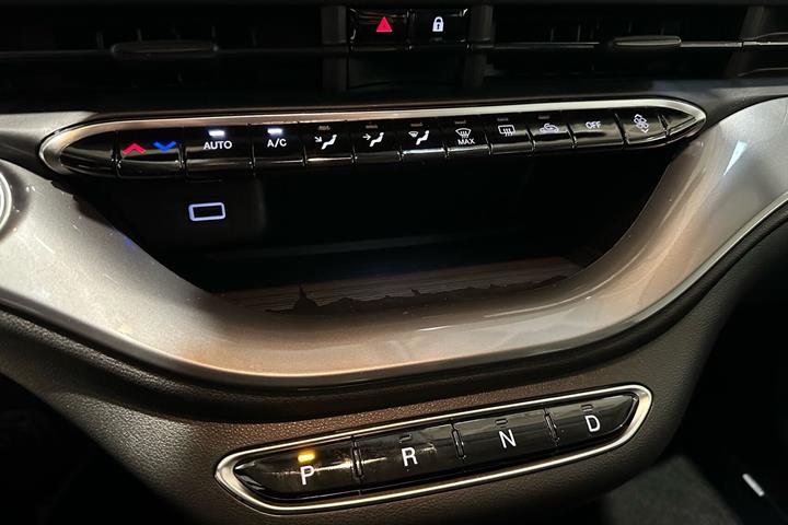 Hvid Fiat 500e fra 2023