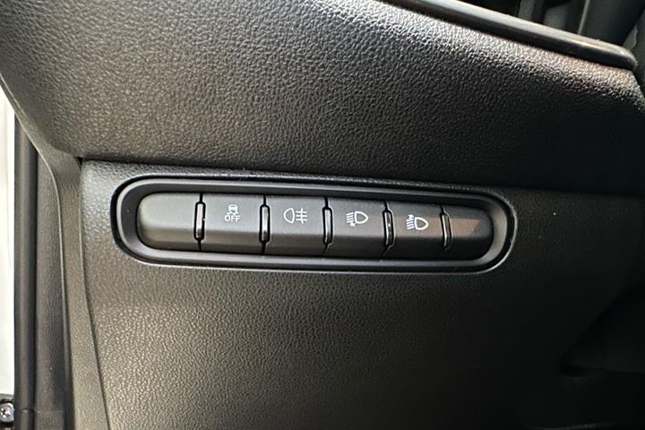 Hvid Fiat 500e fra 2023