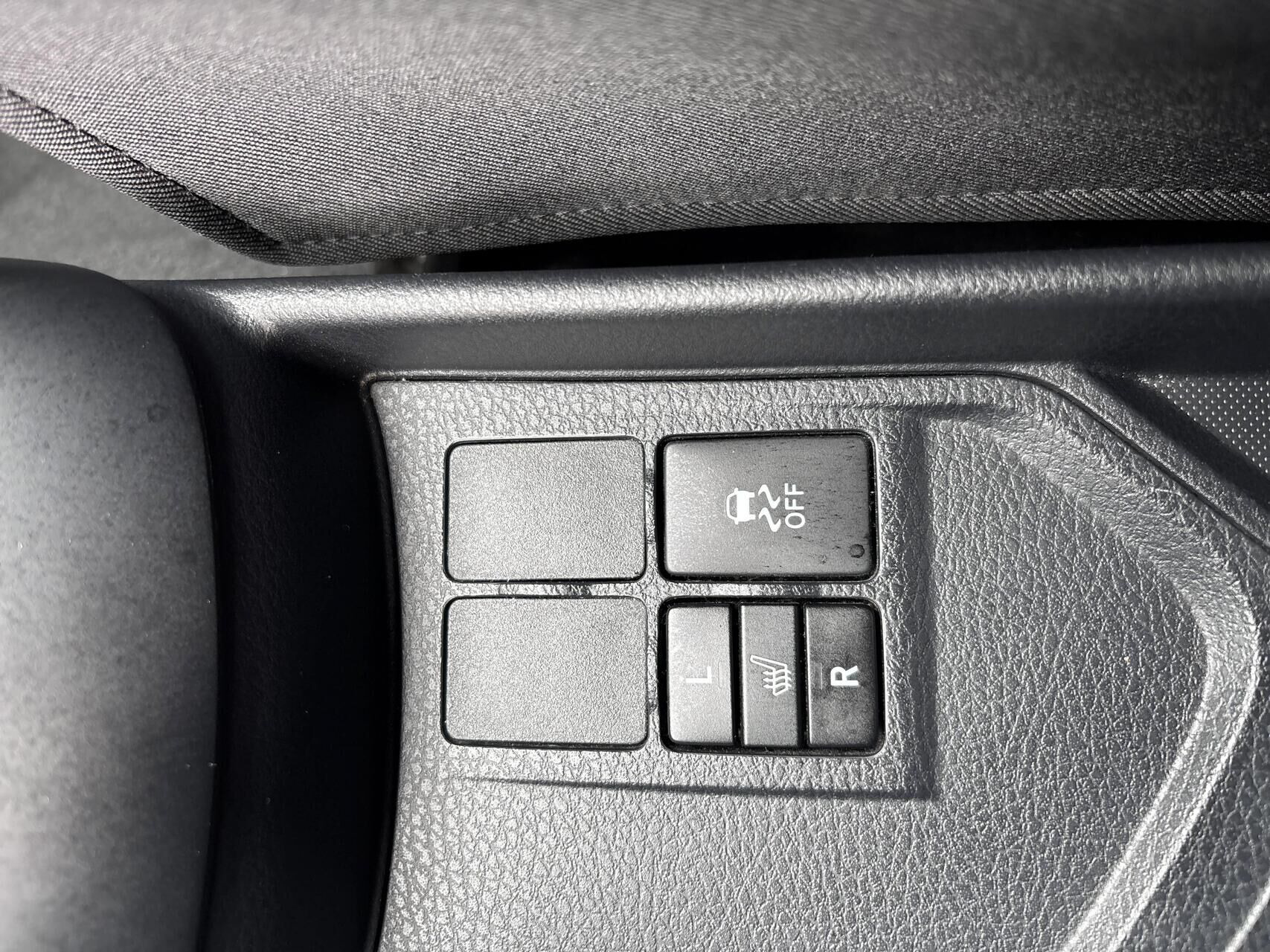 Sølv Toyota Yaris fra 2017