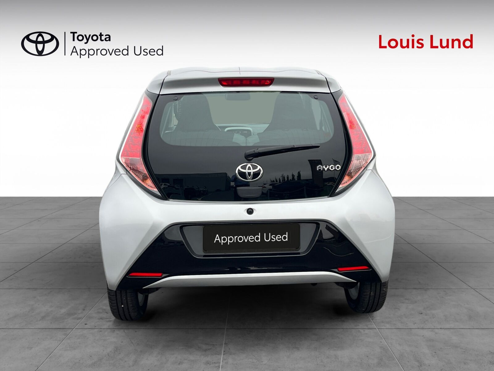 Grå Toyota Aygo fra 2016