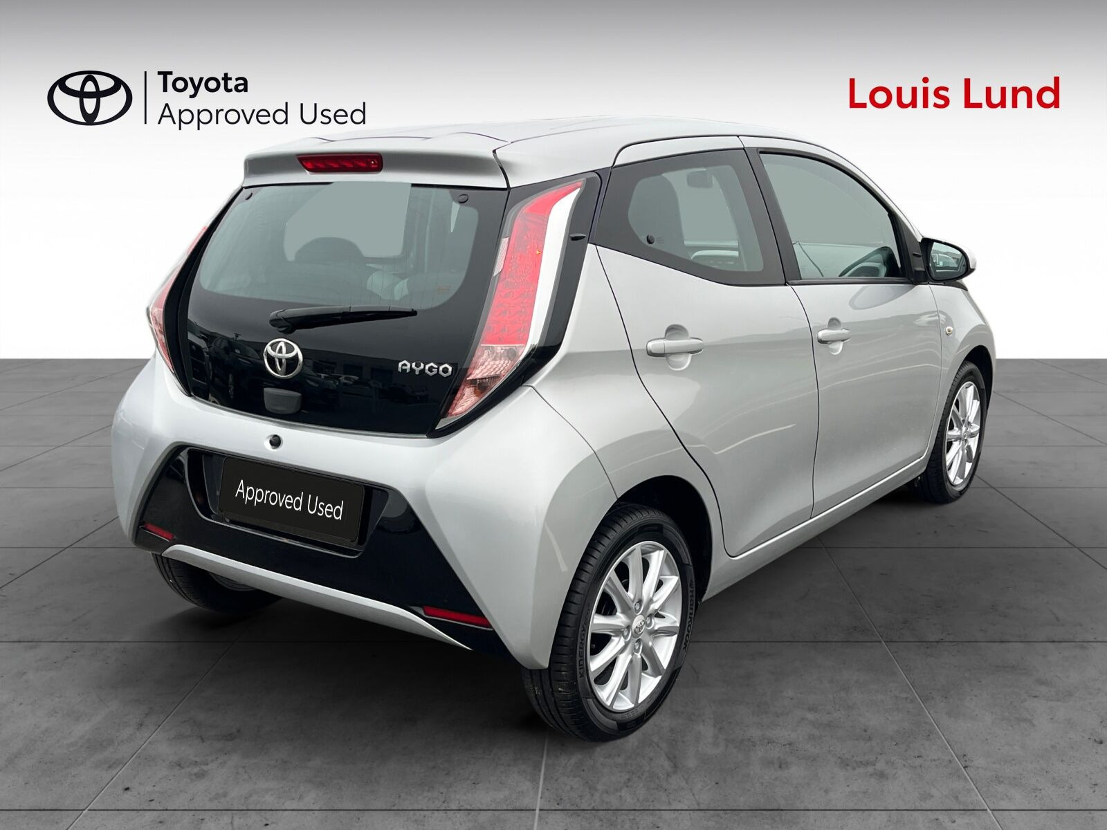 Grå Toyota Aygo fra 2016