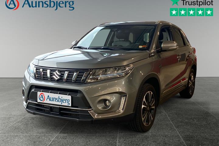 Grå Suzuki Vitara fra 2020 set udefra