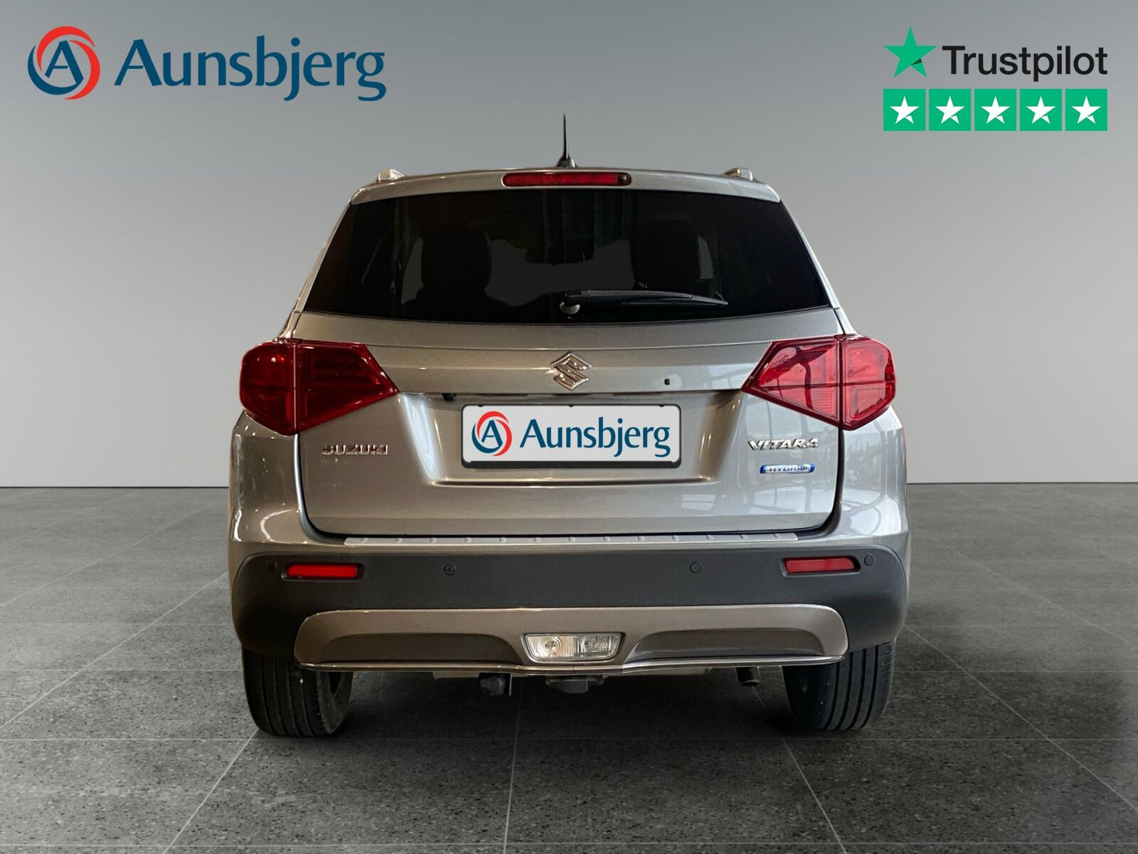 Grå Suzuki Vitara fra 2020