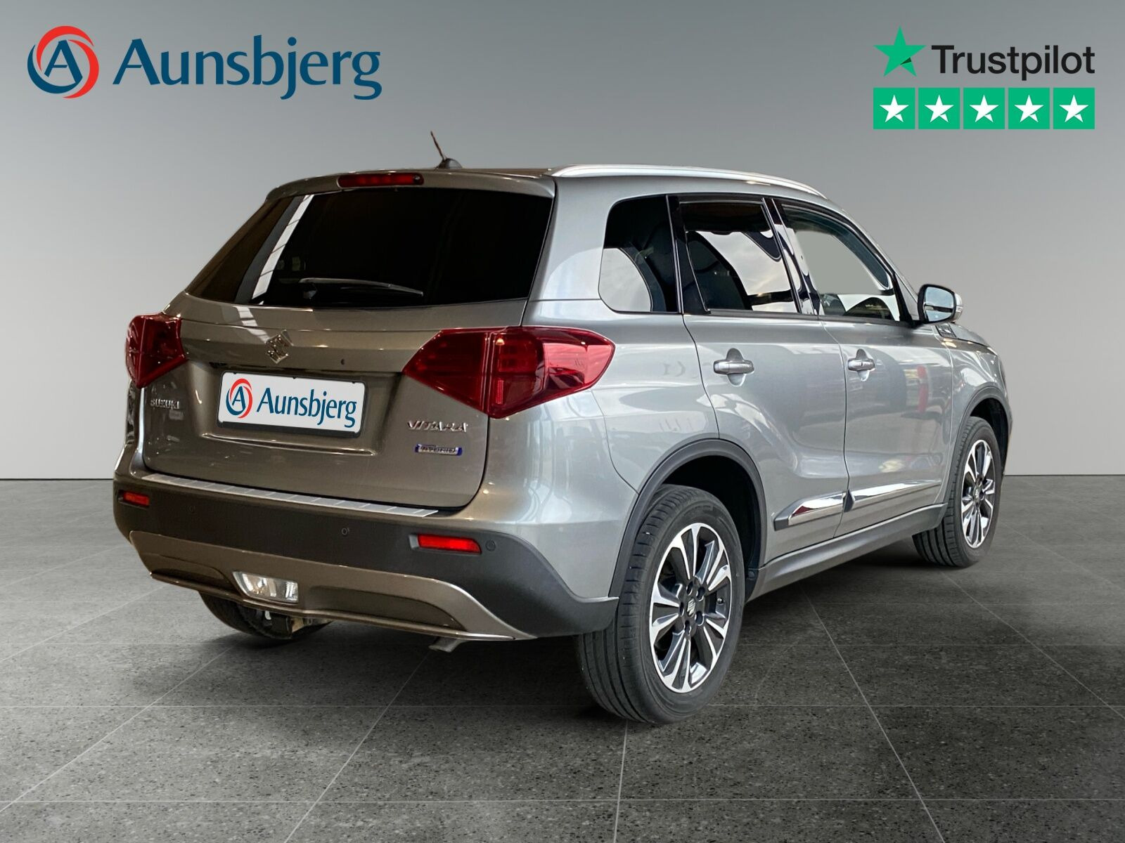 Grå Suzuki Vitara fra 2020