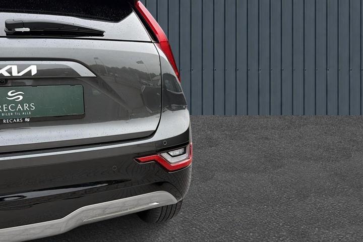 Grå Kia Niro fra 2024