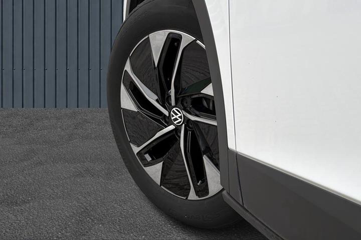 Hvid VW ID.4 fra 2023