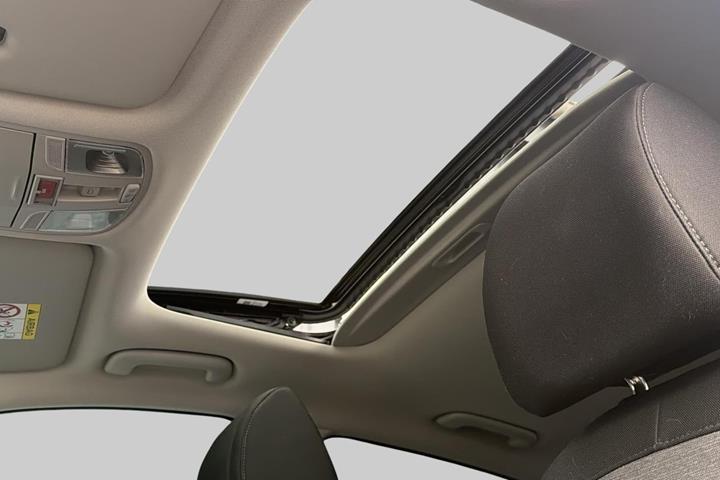 Grå Hyundai Kona fra 2022