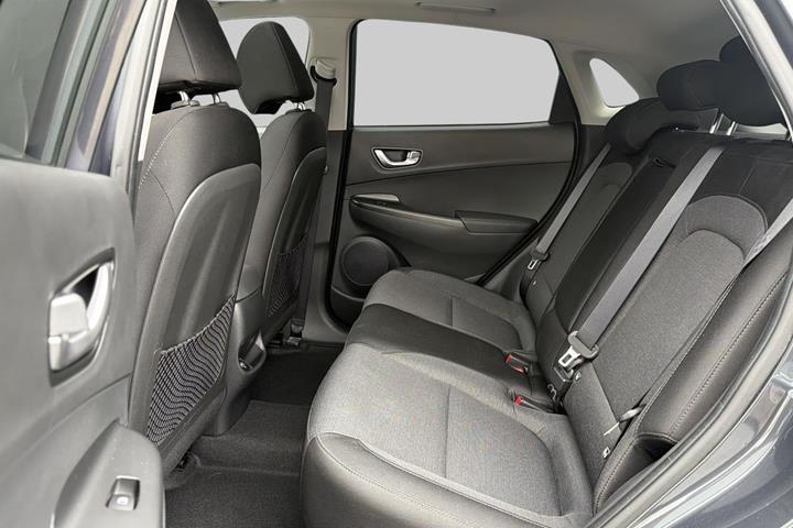 Grå Hyundai Kona fra 2022
