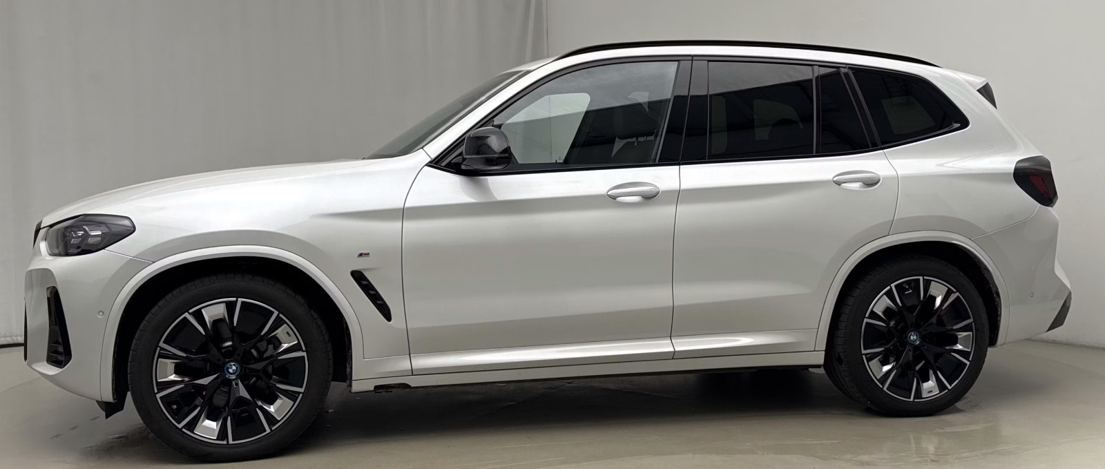 BMW iX3 Charged Plus M-Sport