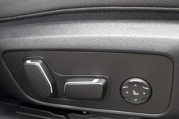 Hvid BMW iX3 fra 2024