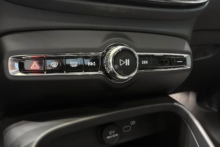 Grå Volvo EC40 fra 2025