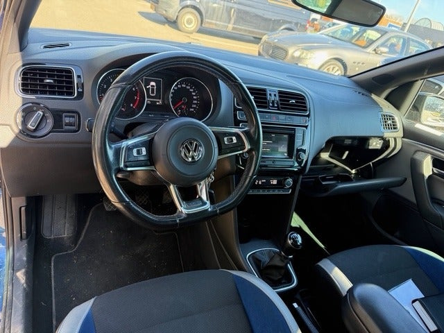 Blå VW Polo fra 2016