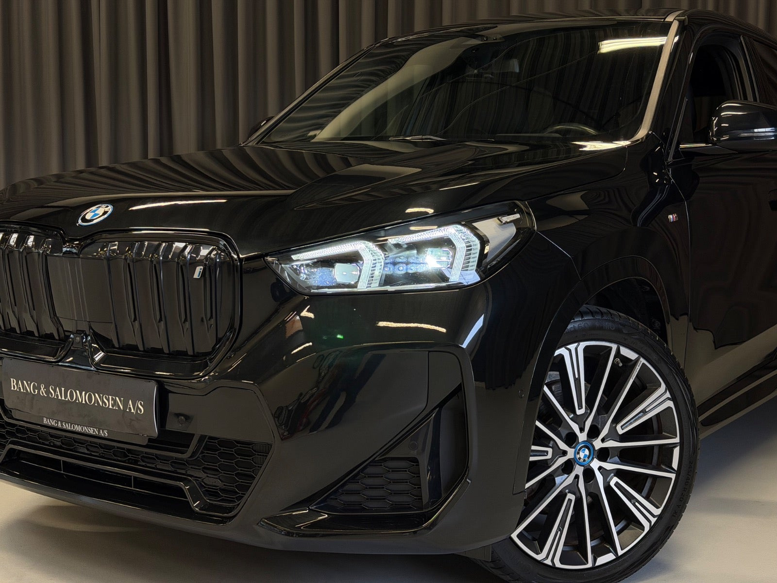 Sort BMW iX1 fra 2023