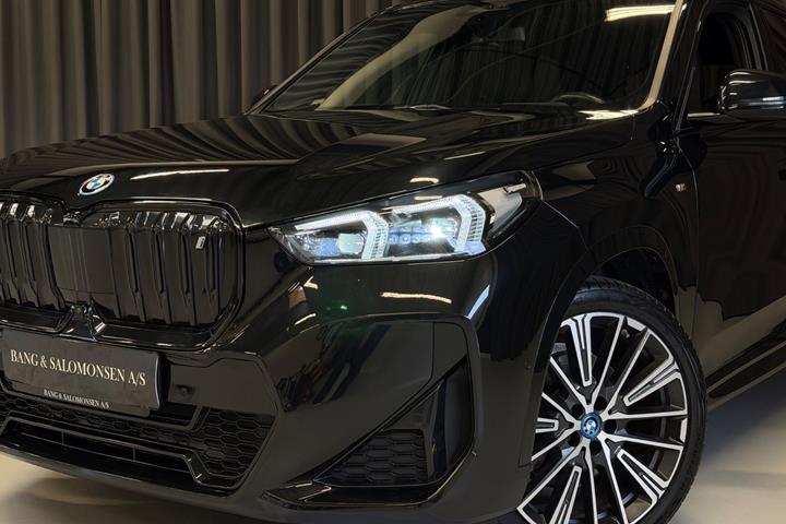 Sort BMW iX1 fra 2023
