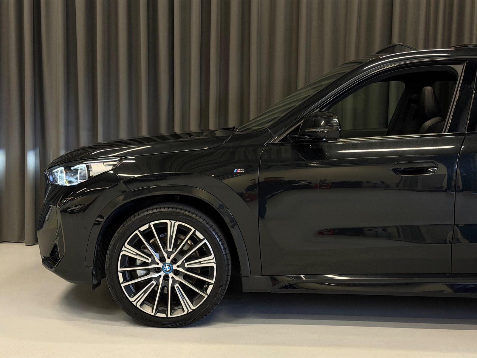 Sort BMW iX1 fra 2023