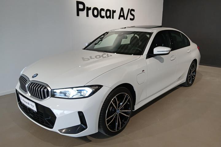 undefined BMW 330e fra 2024