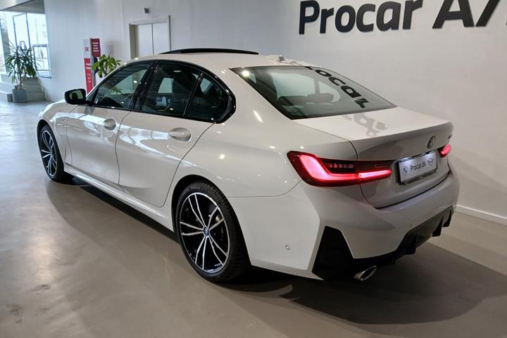 undefined BMW 330e fra 2024