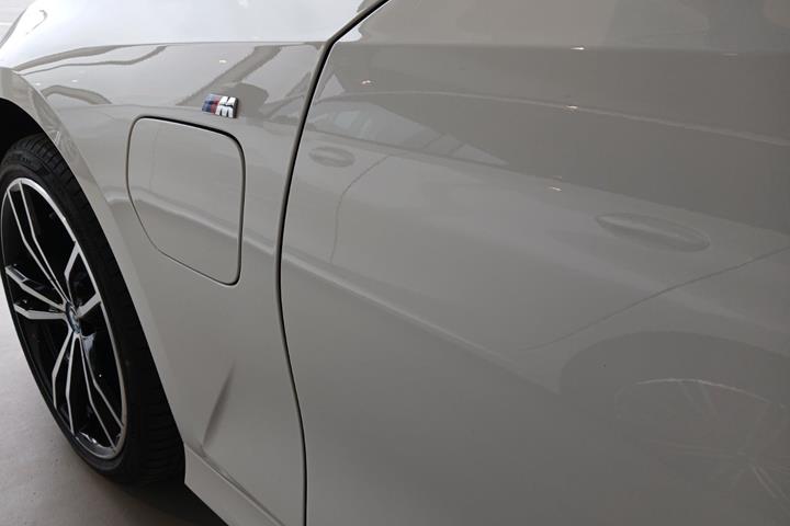 undefined BMW 330e fra 2024