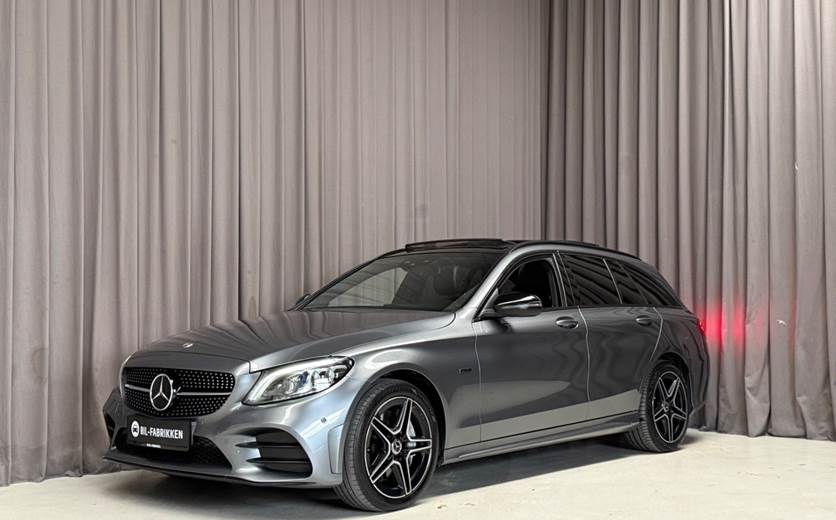 Mercedes C300 de 2,0 AMG Line Night Edition stc. aut.