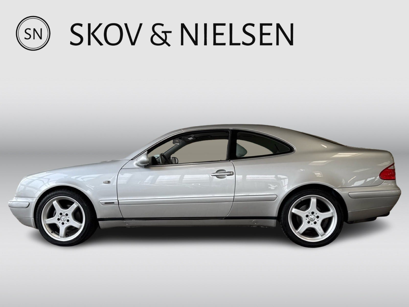 Sølv Mercedes CLK200 fra 1998