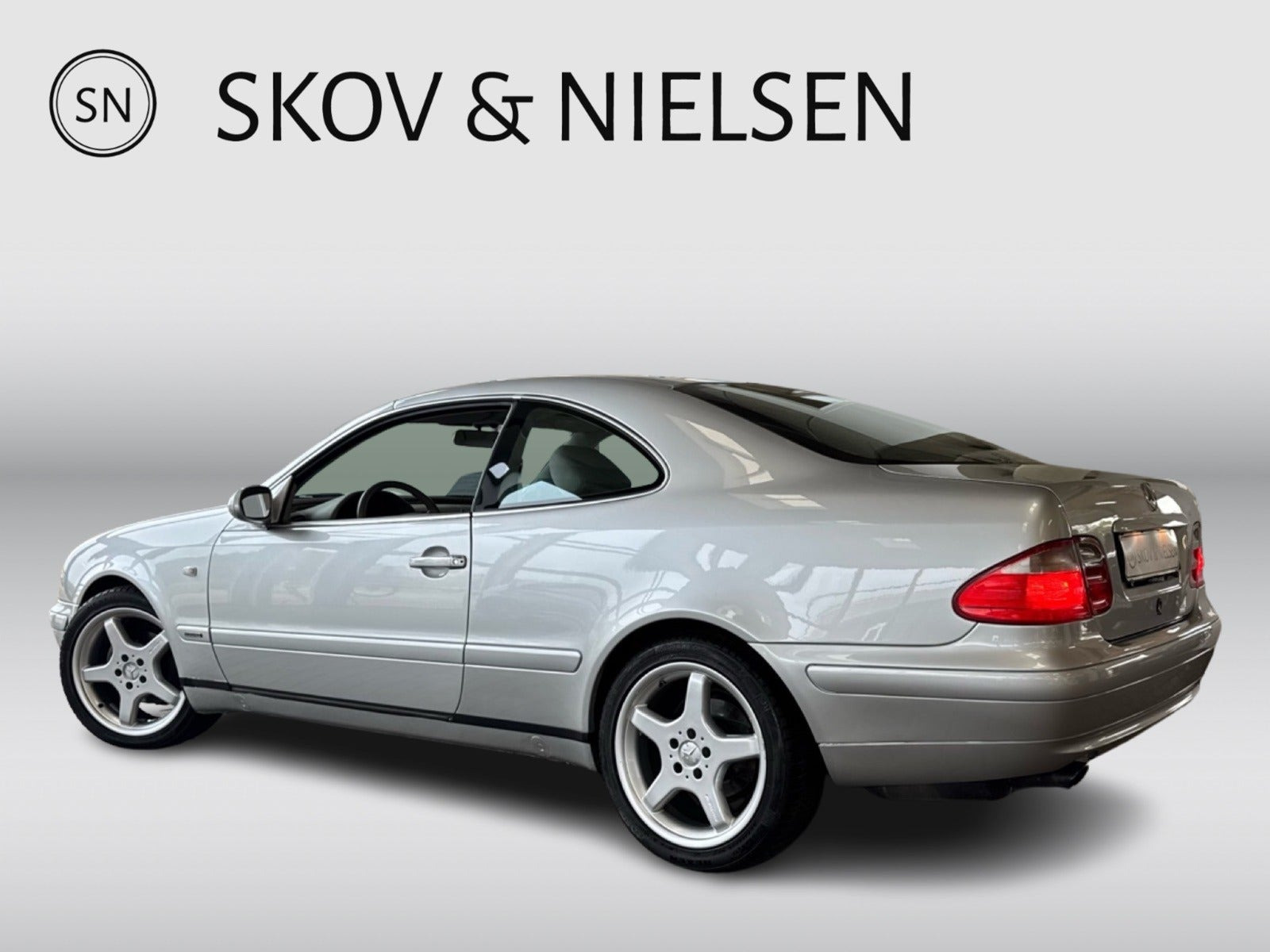 Sølv Mercedes CLK200 fra 1998