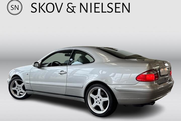 Sølv Mercedes CLK200 fra 1998
