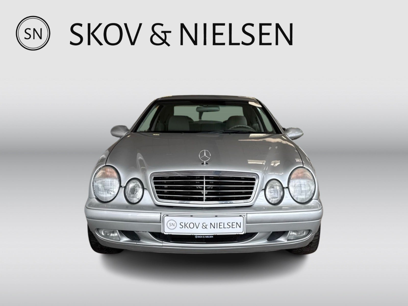 Sølv Mercedes CLK200 fra 1998
