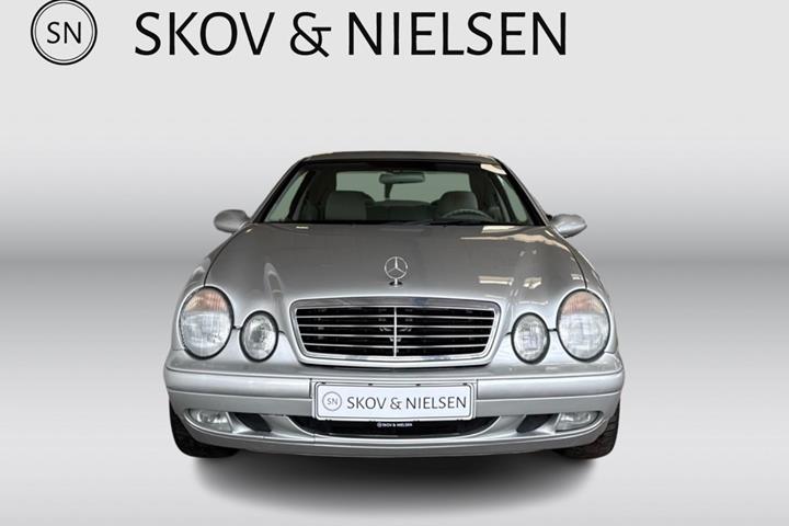 Sølv Mercedes CLK200 fra 1998