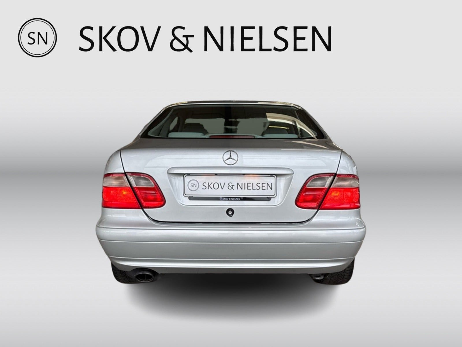 Sølv Mercedes CLK200 fra 1998
