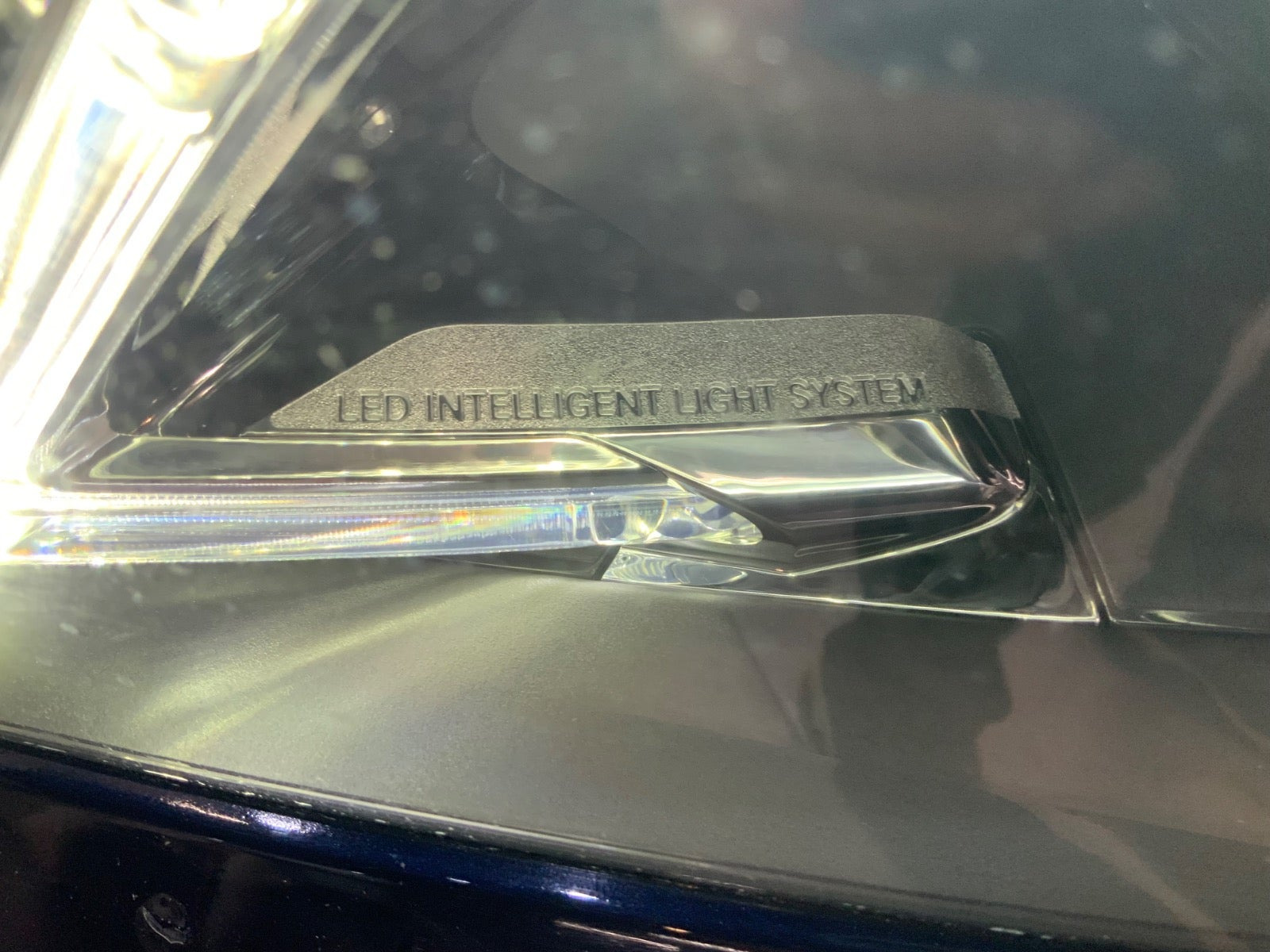 Blå Mercedes E350 fra 2013