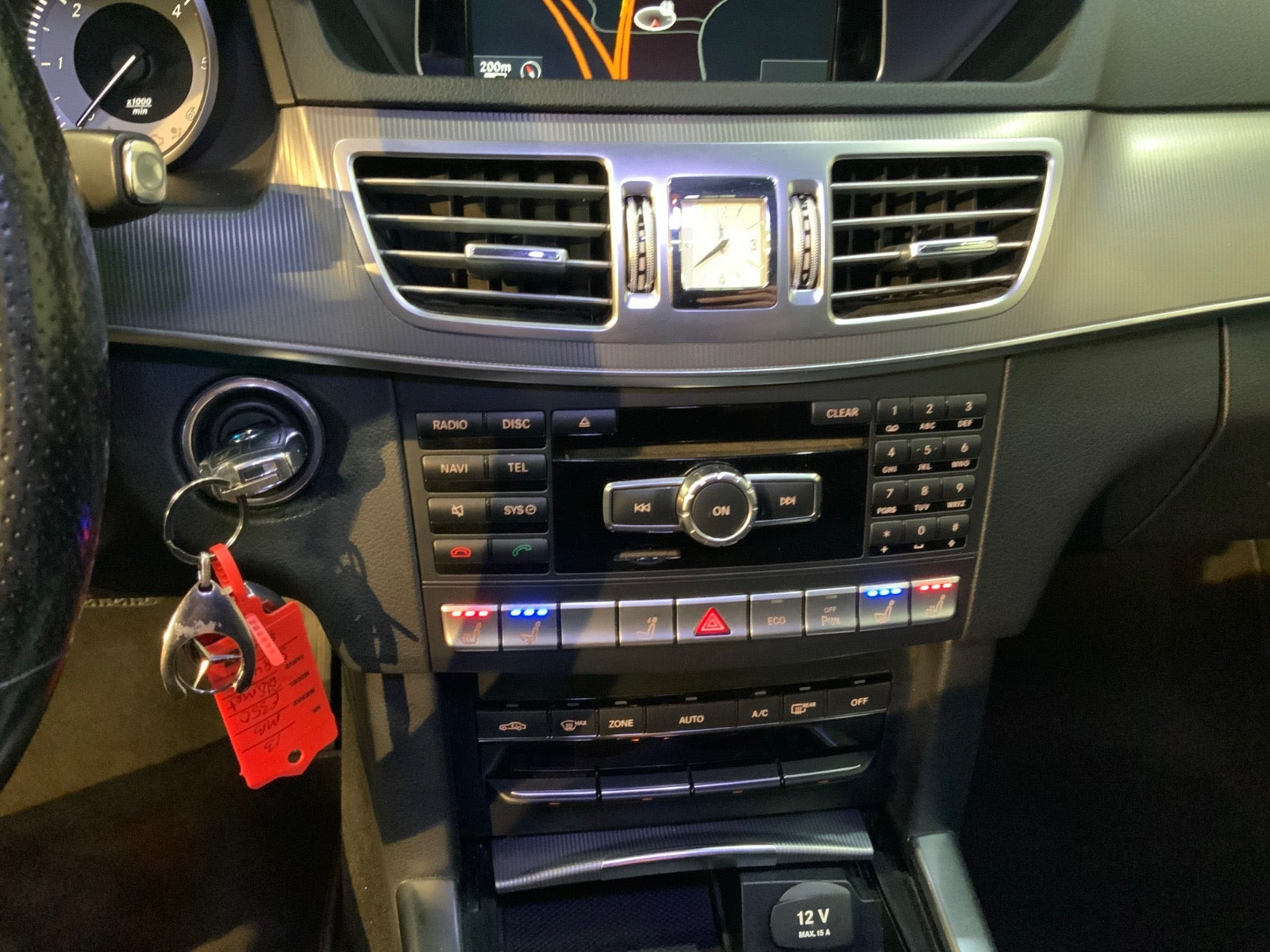 Blå Mercedes E350 fra 2013
