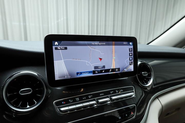 Hvid Mercedes V250 d fra 2021