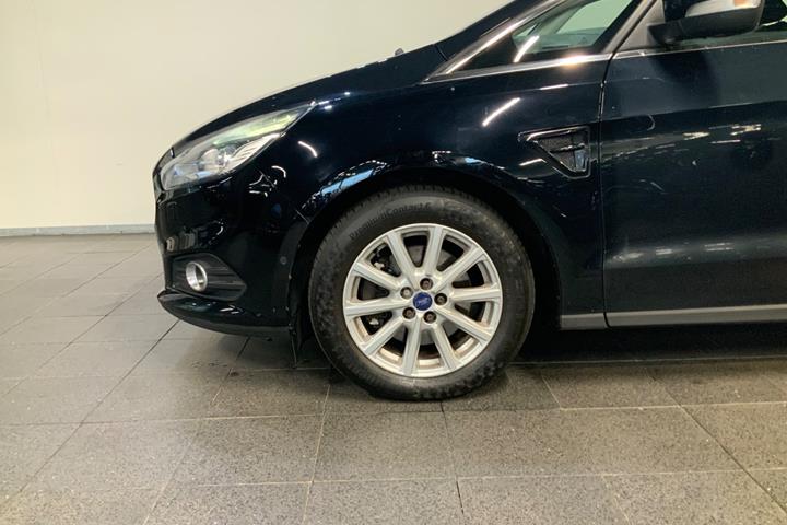 Sort Ford S-MAX fra 2015