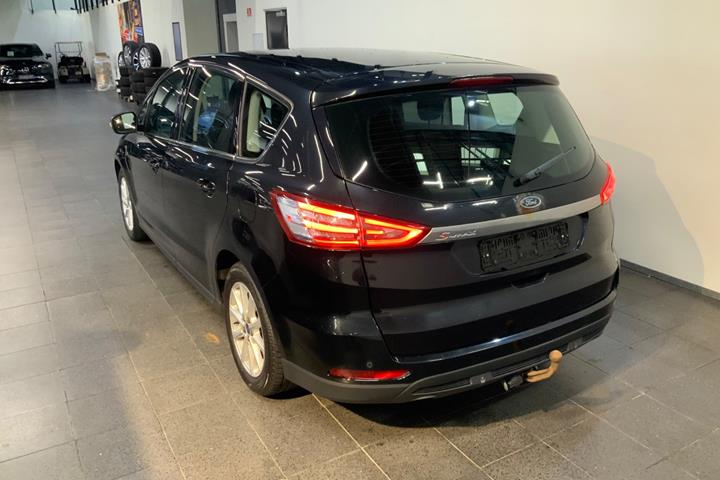 Sort Ford S-MAX fra 2015