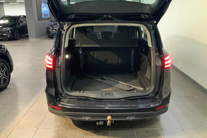 Sort Ford S-MAX fra 2015