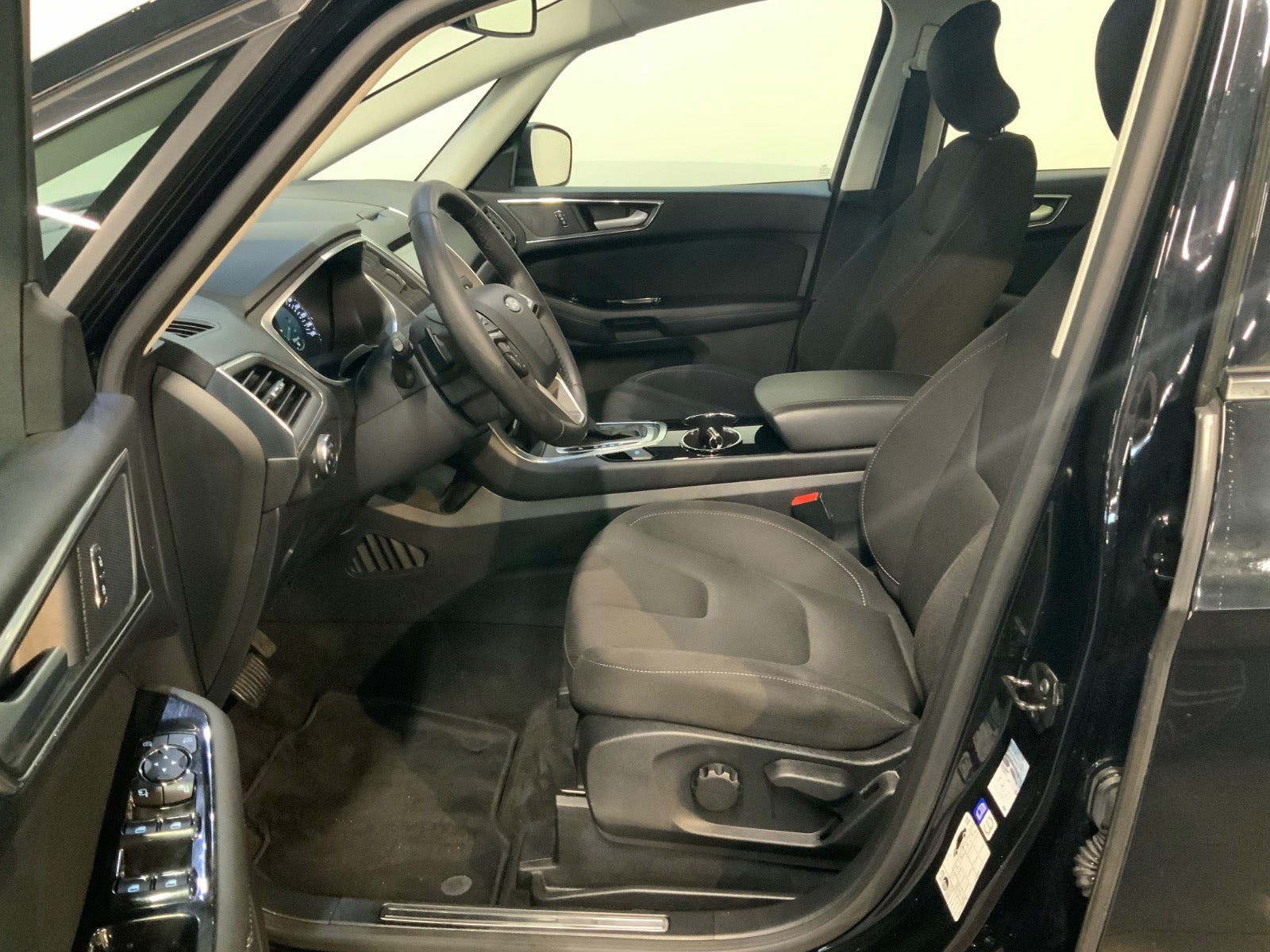 Sort Ford S-MAX fra 2015