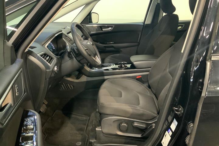 Sort Ford S-MAX fra 2015